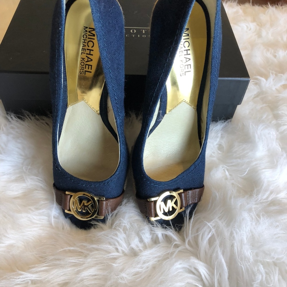 Michael Kors Wedge peep toe Sandals Denim Size 7.5 - Picture 2 of 6